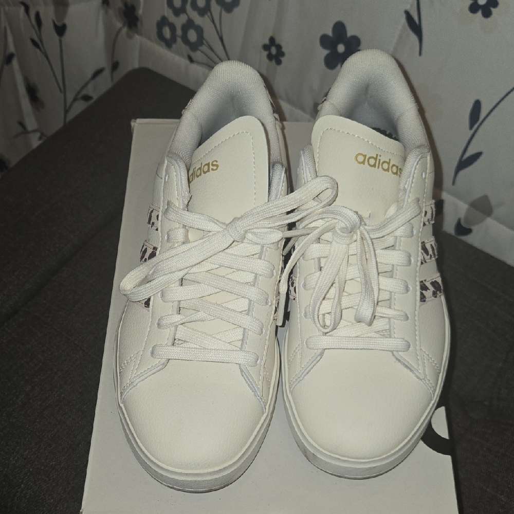 Adidas Off-White Sneakers with Animal Print Accents - Picture 3 of 9